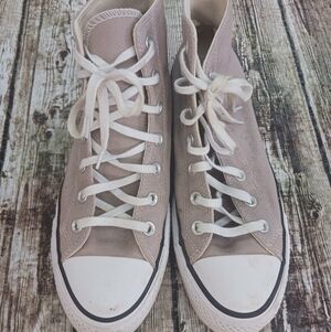 Converse Women's Beige High-Tops Size 9